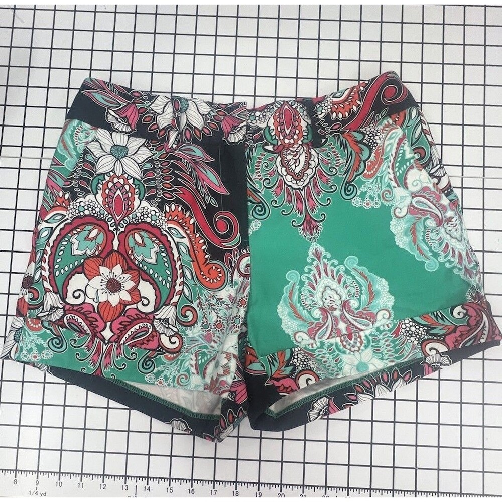 New York & Company 7th Avenue Design Studio shorts Size 10